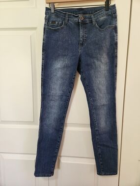 Kuhl Women's Skinny Jeans in Medium Blue Wash 8 Short